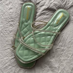 Size 8 green sparkly flats!